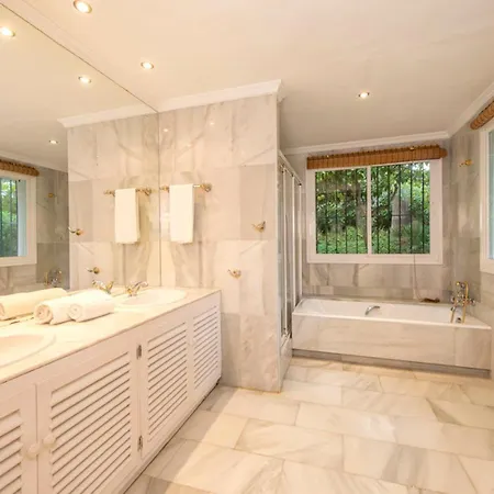 Villa In A Palm Tree Plantation Marbella